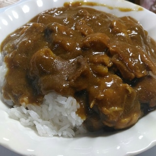 すりおろしりんごとタマネギのチキンカレー